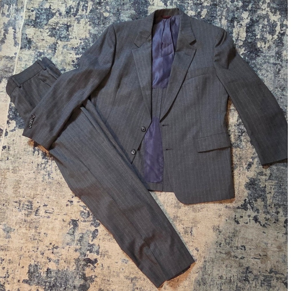 Hart Schaffner Marx Mens Grey Pinstripe Viracle Suit 45 Jacket 37x33.5 Pant